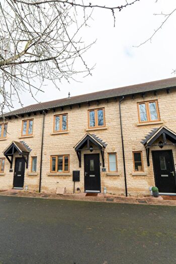 4 Bedroom Terraced House For Sale In Hill View Close, Bishops Cleeve, Cheltenham, GL52