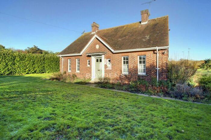 2 Bedroom Cottage To Rent In Rowhedge, Colchester, Essex, CO5