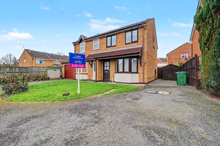3 Bedroom Semi-Detached House For Sale In Aspen Avenue, Loughborough, LE11