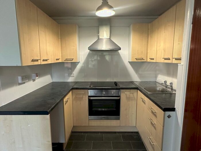 1 Bedroom Flat To Rent In Church Avenue, Stourport On Severn, DY13