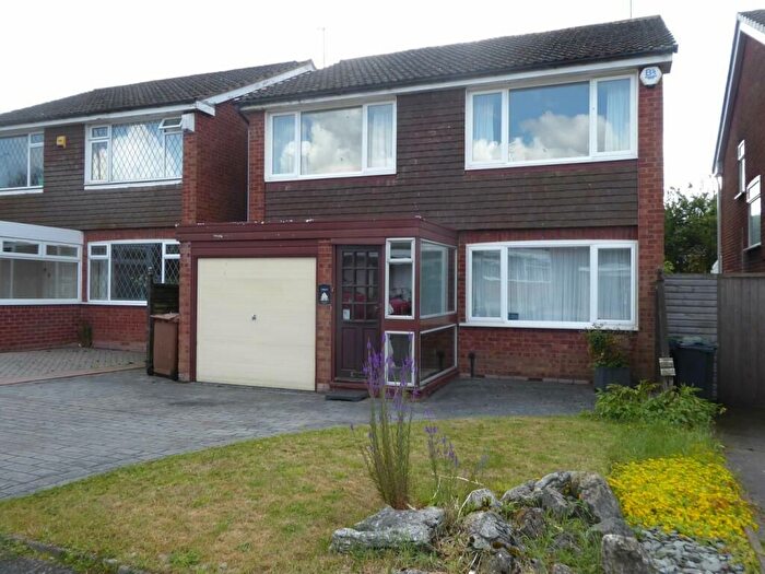 3 Bedroom Semi Detached House To Rent In Bodmin Rise, Walsall, WS5