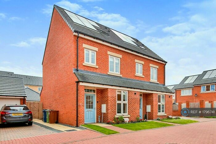 3 Bedroom Semi-Detached House To Rent In Hedley Close, Houghton Le Spring, DH4