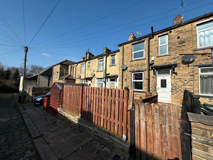 1 Bedroom Terraced House For Sale In Junction Row, Bradford, BD2