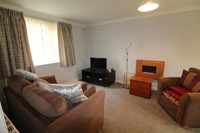 2 Bedroom Apartment To Rent In Foxhill Court, LS16