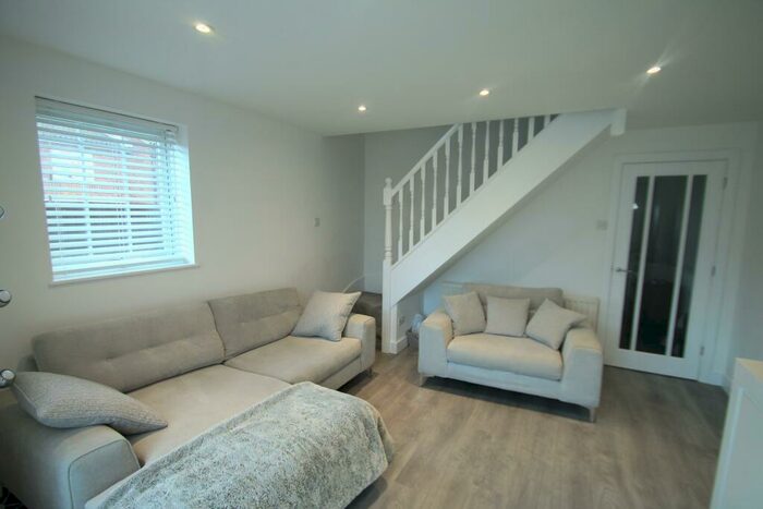 2 Bedroom House To Rent In Ardleigh Green, Luton, LU2