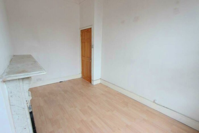 2 Bedroom Apartment To Rent In Rectory Road, London, N16