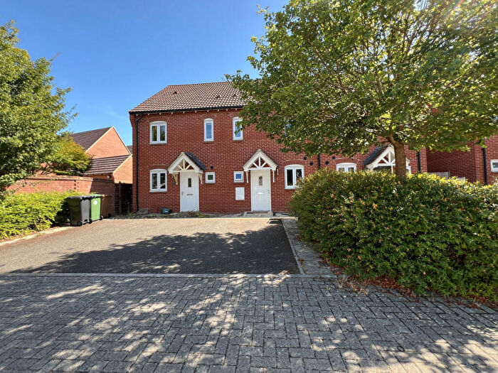 2 Bedroom Terraced House For Sale In Nightingale Way, Didcot, OX11