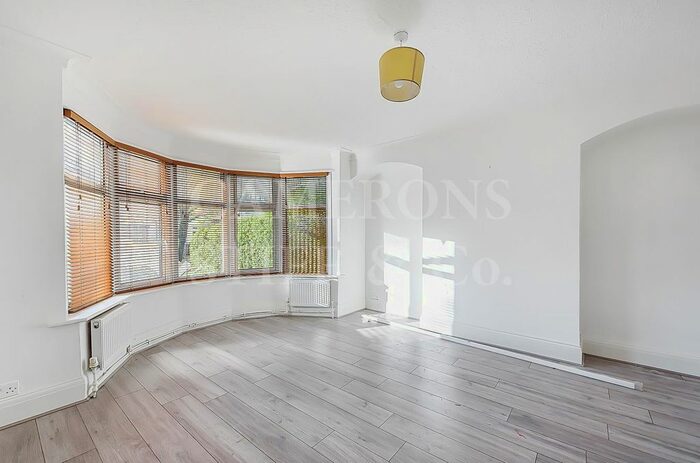 5 Bedroom Property To Rent In Sneyd Road, London, NW2