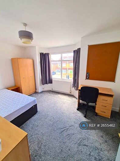 4 Bedroom Terraced House To Rent In Cricket Road, Oxford, OX4