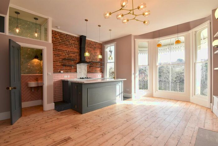 1 Bedroom Flat To Rent In St. Helens Road, Hastings, TN34