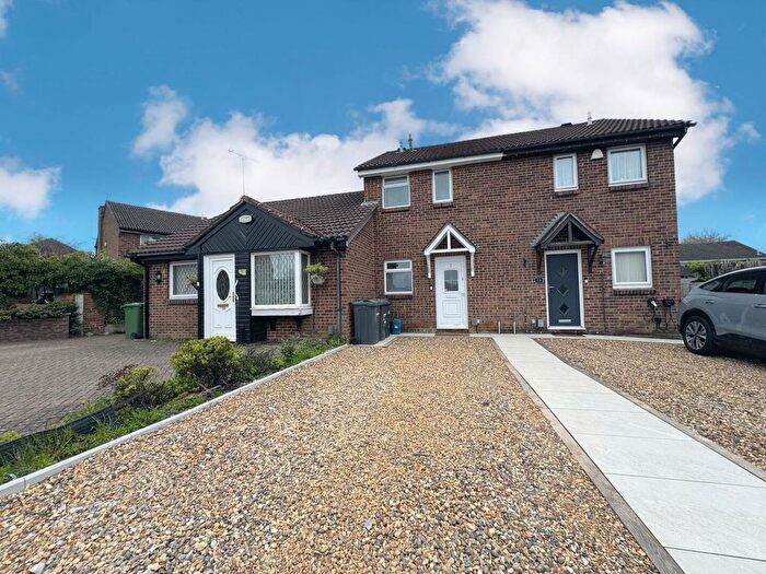 2 Bedroom Terraced House For Sale In Springfield Road, Luton, LU3