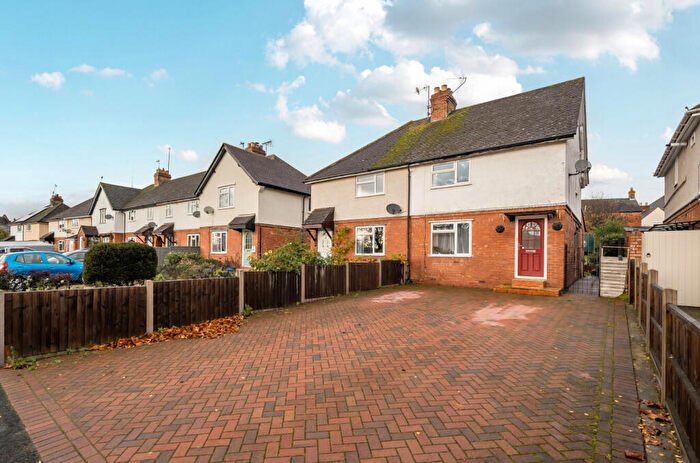 3 Bedroom Semi Detached House For Sale In Howells Road, Tewkesbury, Gloucestershire, GL20