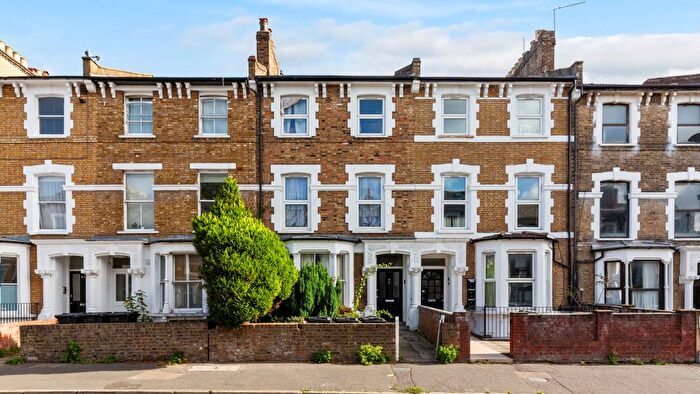 2 Bedroom Flat For Sale In Rectory Road, London, N16
