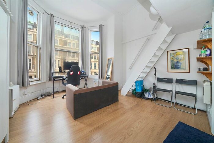 Studio To Rent In Penywern Road, London, SW5