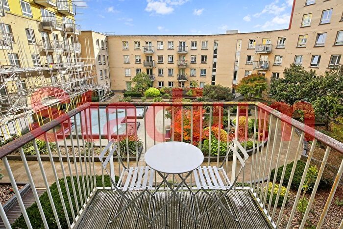 2 Bedroom Flat For Sale In Carronade Court, Eden Grove, London, N7