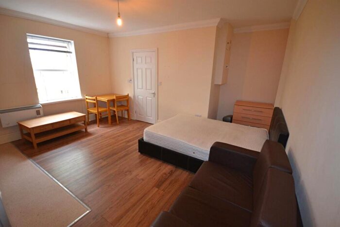 Studio To Rent In London Road, Reading, Berkshire, RG1