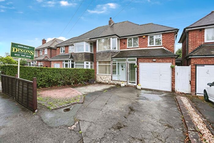 4 Bedroom Semi-Detached House For Sale In West Avenue, Castle Bromwich, Birmingham, West Midlands, B36