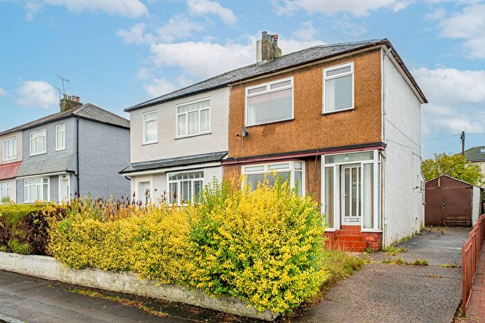 2 Bedroom Semi Detached House For Sale In Braefield Drive, Thornliebank, G46
