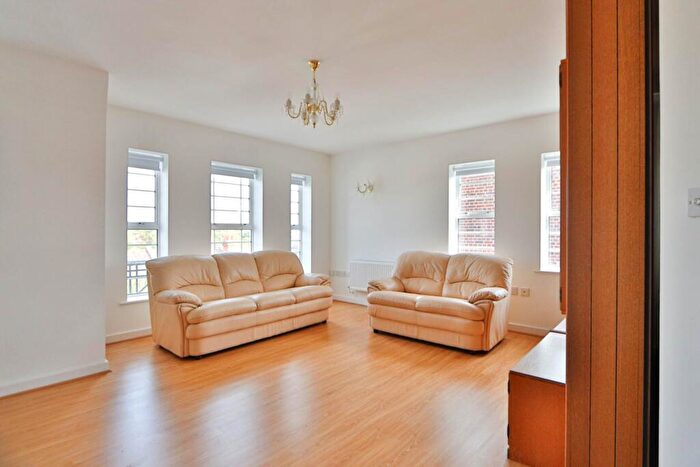 2 Bedroom Flat To Rent In Brabham Court, Worcester Park, KT4