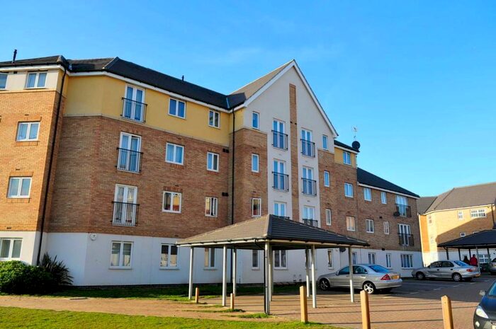 2 Bedroom Apartment To Rent In Paddle Steamer House, Thamesmead West, SE28