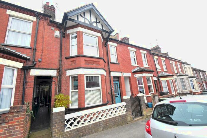 3 Bedroom Terraced House To Rent In Talbot Road, Luton, Bedfordshire, LU2