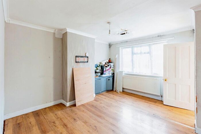 2 Bedroom Terraced House For Sale In Gladstone Road, Northampton, NN5
