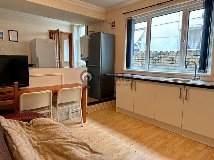 6 Bedroom Terraced House To Rent In Llantwit Road, Treforest, Pontypridd, CF37