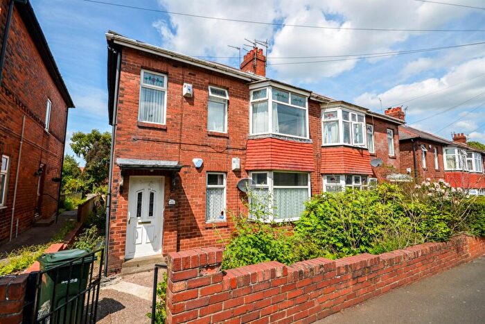 3 Bedroom Flat For Sale In A, Two Ball Lonnen, NE4