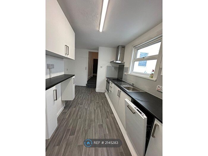 2 Bedroom Maisonette To Rent In Pelham Road South, Gravesend, DA11