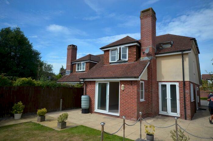 3 Bedroom Detached House To Rent In Mcgovern Mews, Warsash, Southampton, SO31