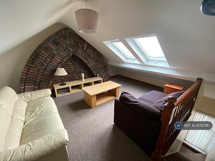 2 Bedroom Maisonette To Rent In Hawthorne Avenue, Uplands, Swansea, SA2