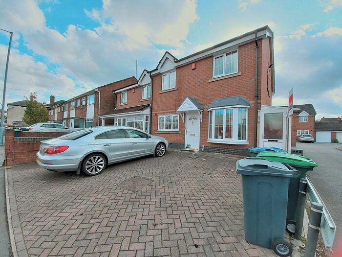 4 Bedroom Semi-Detached House To Rent In Crosswells Road, Oldbury, B68