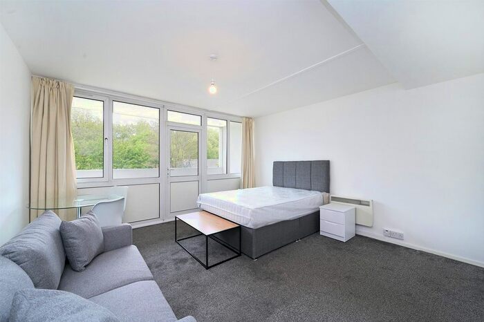 Studio To Rent In Royal Street, London, SE1