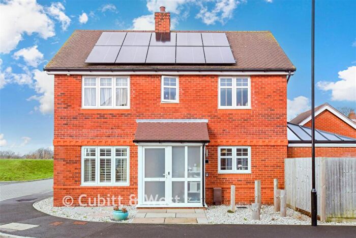 3 Bedroom Detached House For Sale In West Brook View, Emsworth, Hampshire, PO10