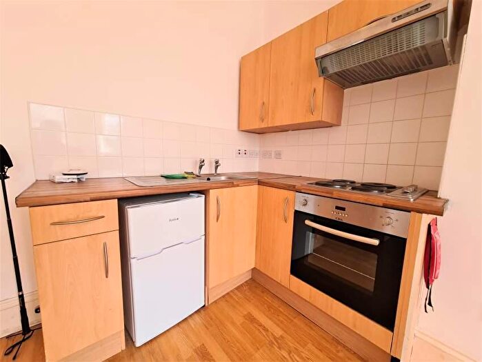 Flat To Rent In Holland Road, Hove, East Sussex, BN3