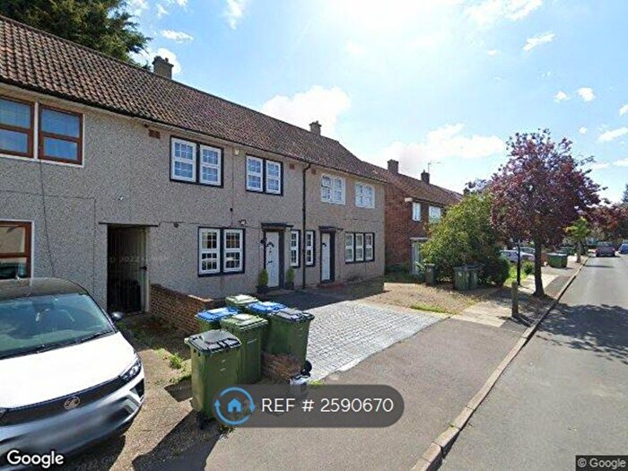 3 Bedroom Semi-Detached House To Rent In Holburne Road, London, SE3