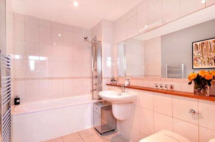 2 Bedroom Apartment To Rent In Curtain Road, Shoreditch, London, EC2A