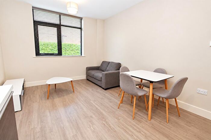 1 Bedroom Flat To Rent In Dawsons Square, Pudsey, LS28