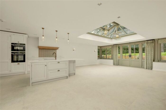 4 Bedroom Detached House To Rent In Cavendish Road, Weybridge, Surrey, KT13