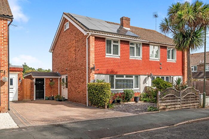 3 Bedroom Semi Detached House For Sale In Sandy Road, Addlestone, KT15