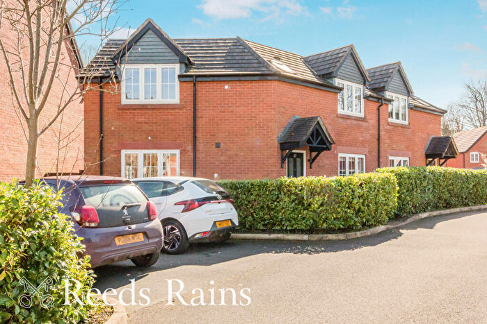 3 Bedroom Semi Detached House For Sale In West Park Drive, Macclesfield, Cheshire, SK10