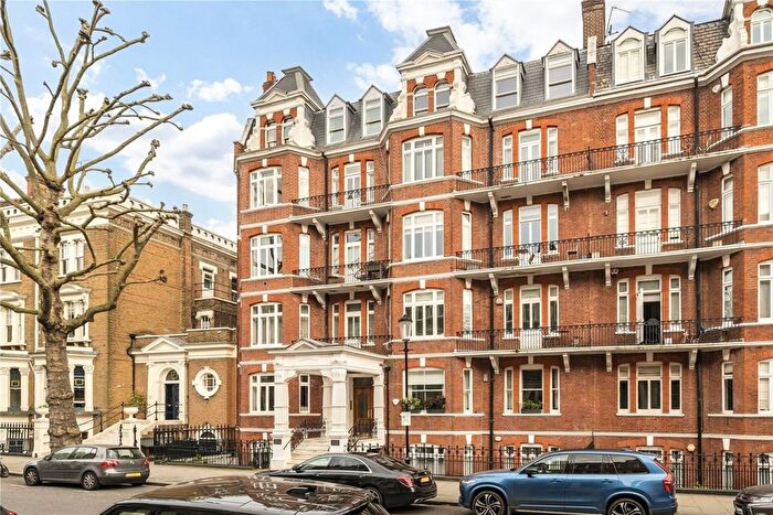 3 Bedroom Flat To Rent In Carlton Mansions, Holland Park, W14