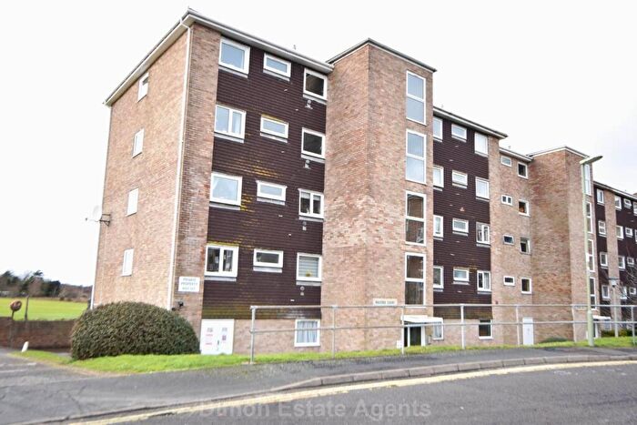 3 Bedroom Flat For Sale In Galemoor Avenue, Gomer, PO12
