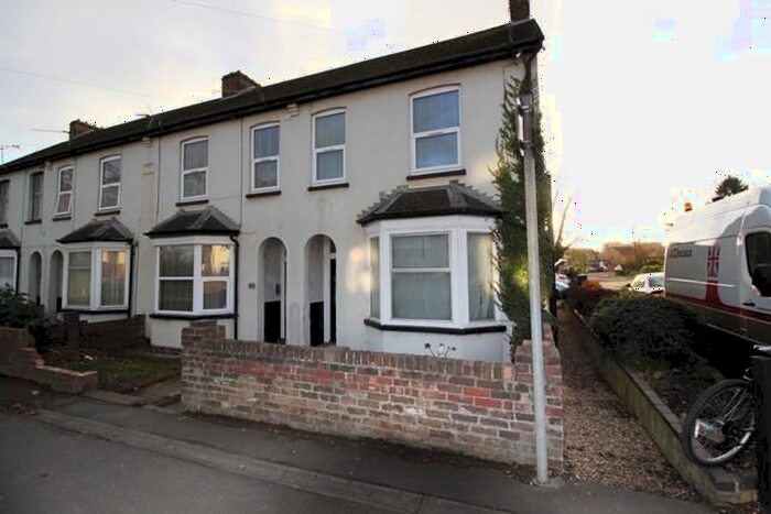 1 Bedroom Flat To Rent In London Road, Langley, Slough, SL3