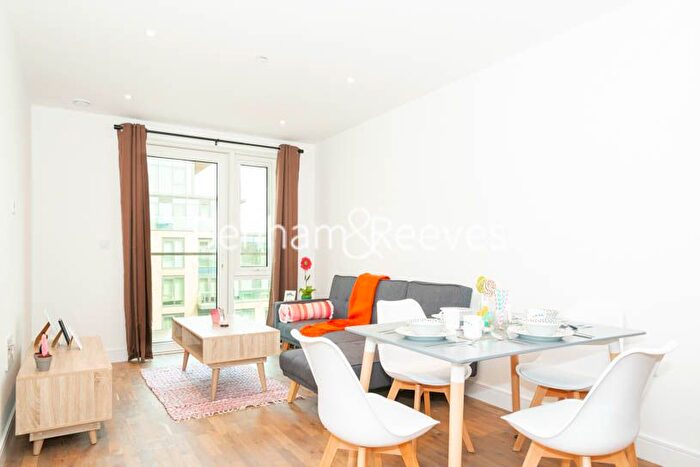 1 Bedroom Flat To Rent In Discovery House, Juniper Drive, SW18