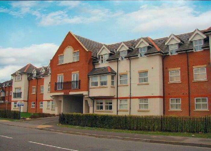 2 Bedroom Flat To Rent In Woking, GU21