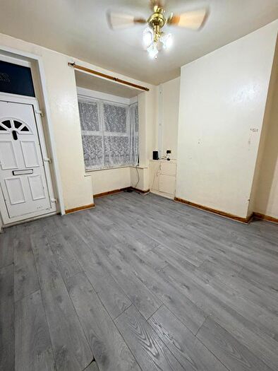 2 Bedroom Terraced House To Rent In Wood Green Road, Winson Green, B18