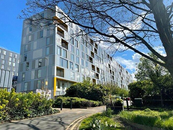 1 Bedroom Apartment To Rent In Saxton, The Avenue, Leeds, LS9