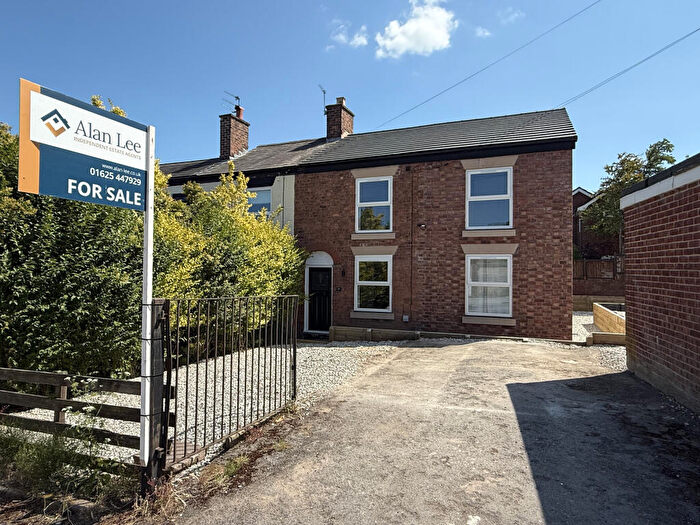 3 Bedroom End Of Terrace House For Sale In Smith Street, Macclesfield, SK11