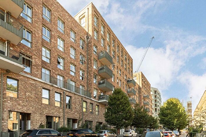 2 Bedroom Flat For Sale In Rosenburg Road, Acton, W3